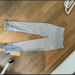 Cropped Lululemon pants